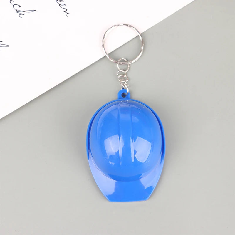 Portachiavi Apribottiglie a Forma di Casco – Gadget Divertente in Metallo