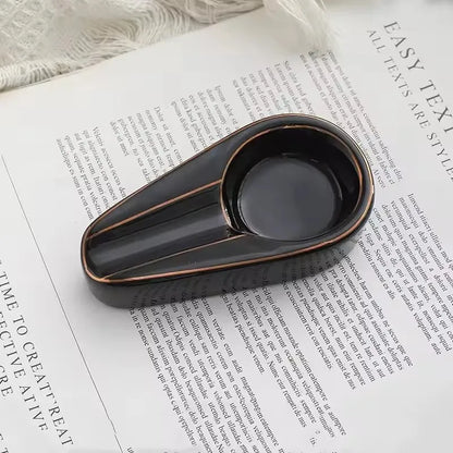 Portacenere per Sigari in Ceramica | Design Elegante con Accenti Dorati
