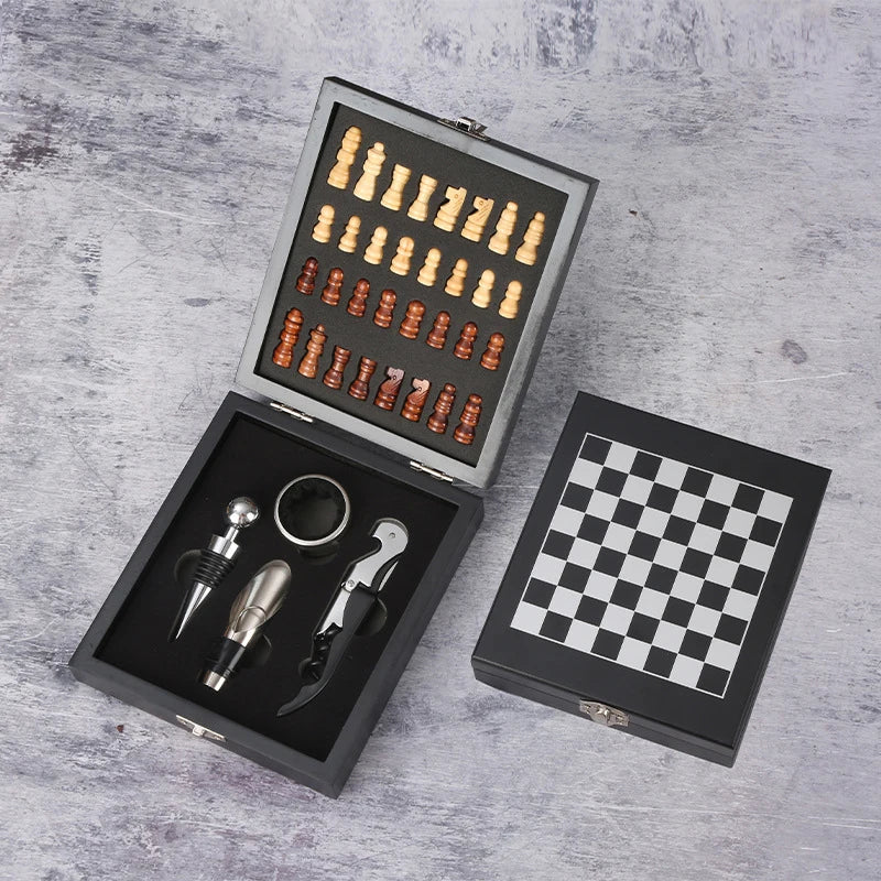 Scacchiera con Set di Apribottiglie — Regalo Originale per Amanti del Vino e degli Scacchi