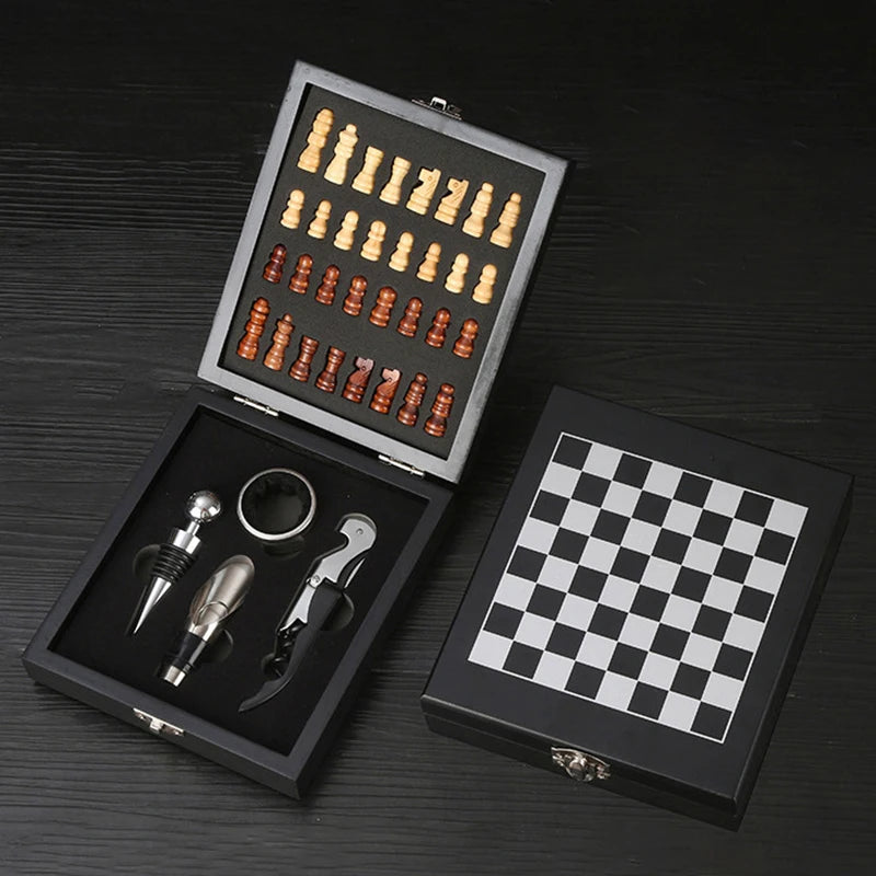 Scacchiera con Set di Apribottiglie — Regalo Originale per Amanti del Vino e degli Scacchi