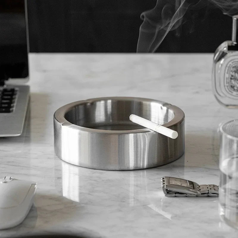 Posacenere in Acciaio Inox – Antivento, Resistente agli Urti, Design Moderno