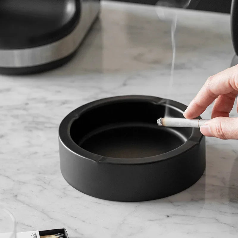 Posacenere in Acciaio Inox – Antivento, Resistente agli Urti, Design Moderno