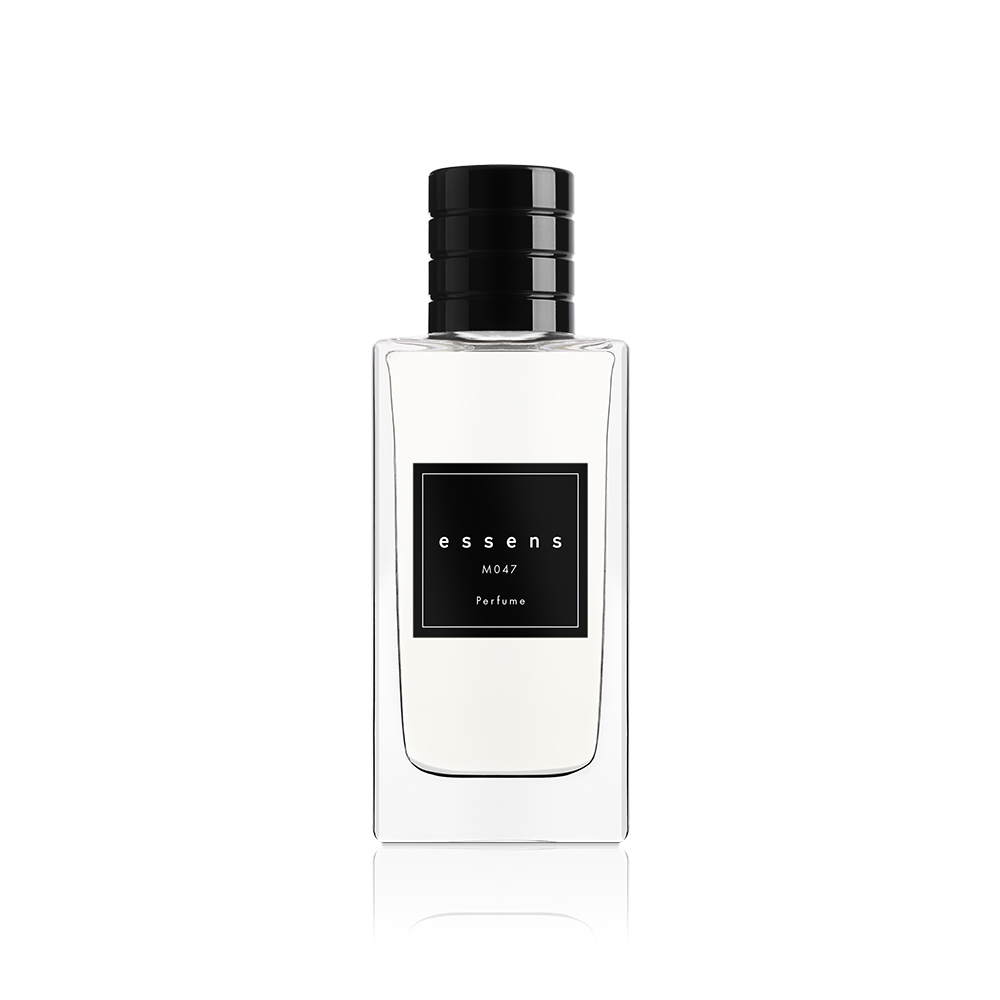Flacone del profumo ESSENS M047 con tappo nero su fondo bianco