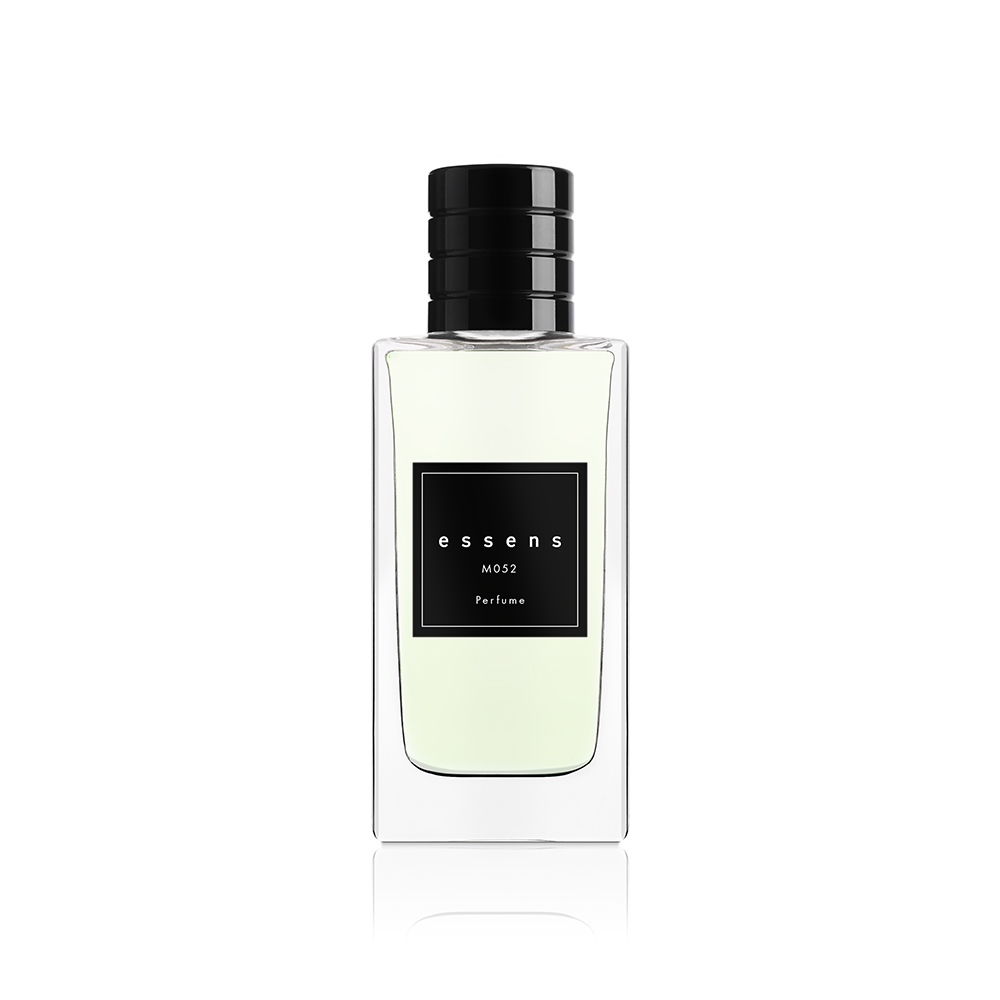 Flacone del profumo ESSENS M052 con tappo nero su fondo bianco